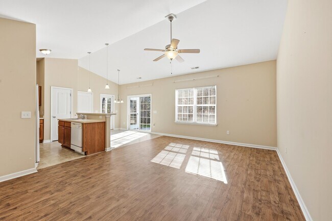 Photo - 292 Oak Crest Cir