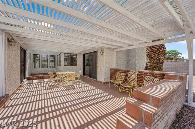 Photo - 2004 Canterbury Dr