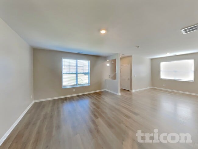 Photo - 1507 Ashgrove Pl