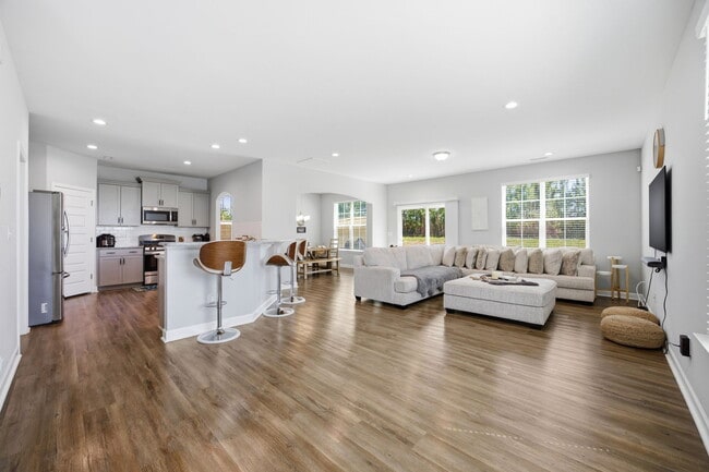 Photo - 450 Hawksbill Dr