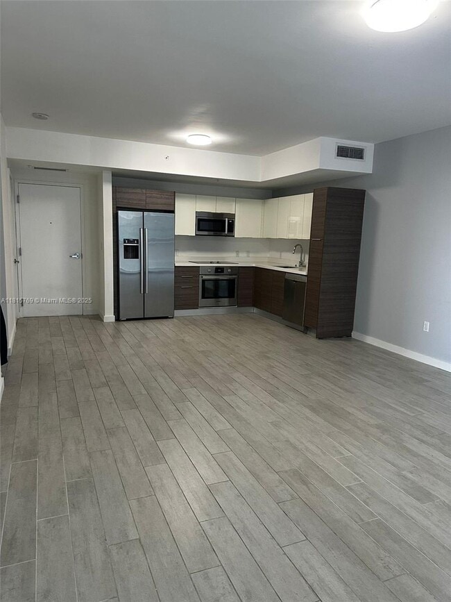 Building Photo - 1010 SW 2nd Ave Unit 1005 Rental