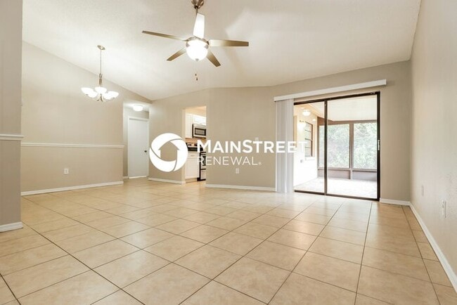 Photo - 3 Bedroom Pet-Friendly Home in New Port Richey, FL with Main Street Renewal