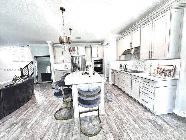 Photo - 4022 Large Leaf Ln