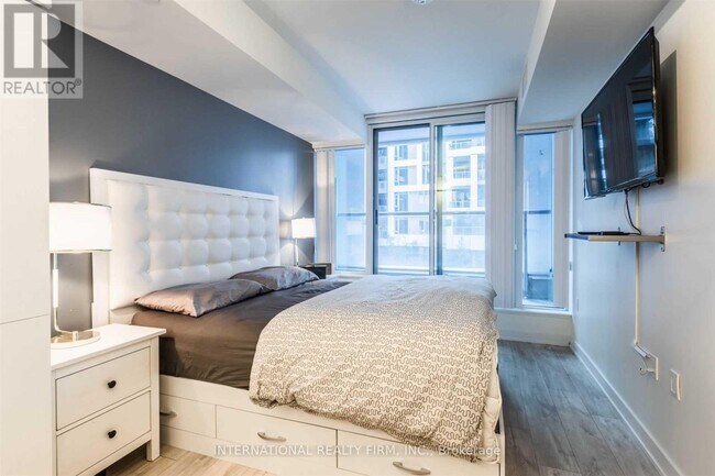 Photo - 27 Bathurst St Unité 419