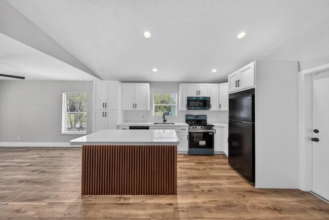 Photo - 351 NW 8th Ave