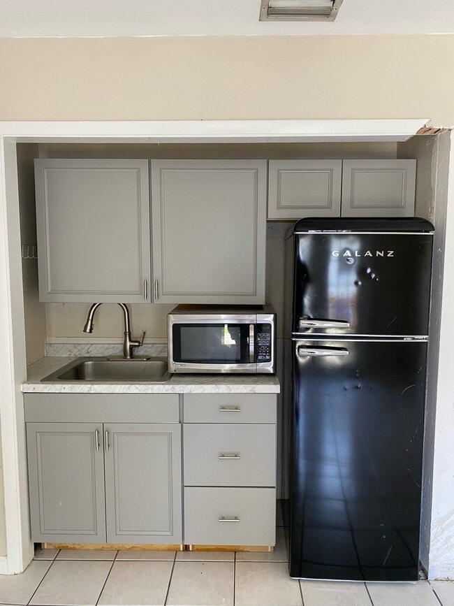 Photo - 1358 Highlands Dr Unit B2