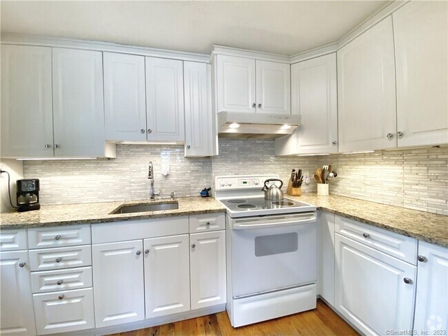 Building Photo - 249 Melville Dr Rental