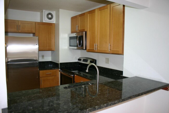 Photo - 900 N Stafford St