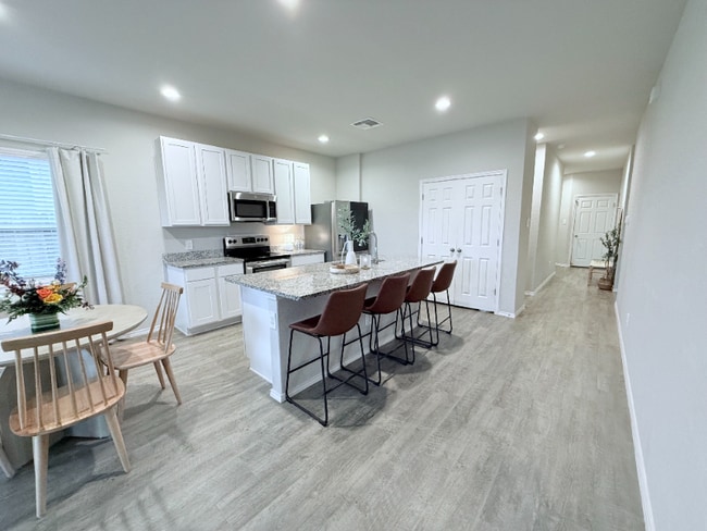 Photo - 518 Pleasanton Way