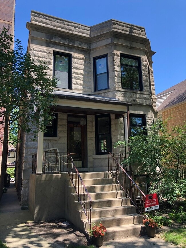 Building Photo - 3855 N Hoyne Ave Unit 1 Rental