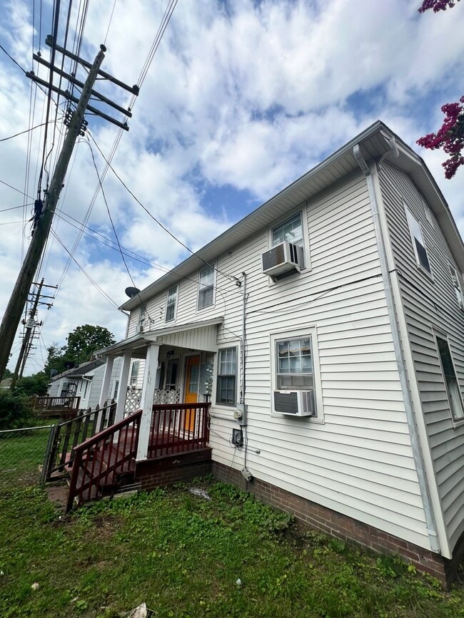 Photo - 1103 Berry St