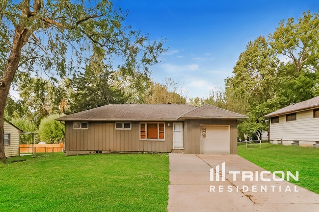 Building Photo - 4832 Melrose Ln