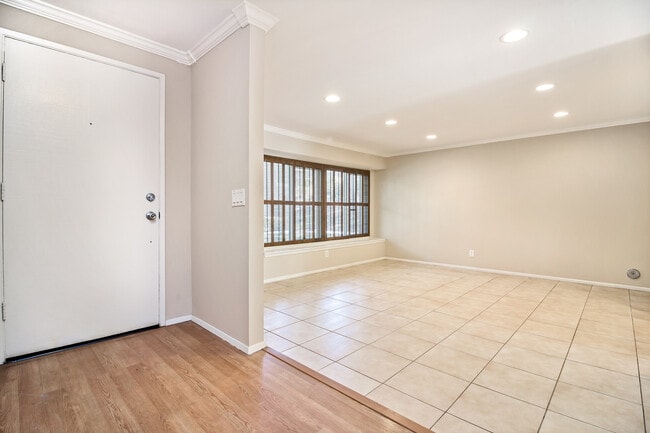 Photo - Live by the Lakeside - Upgraded Spacious TOWNHOME in Lakeside Park