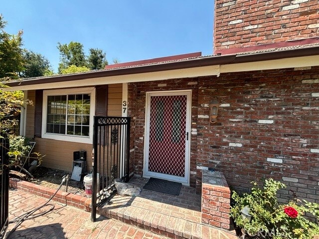 Building Photo - 37 W Sierra Madre Blvd