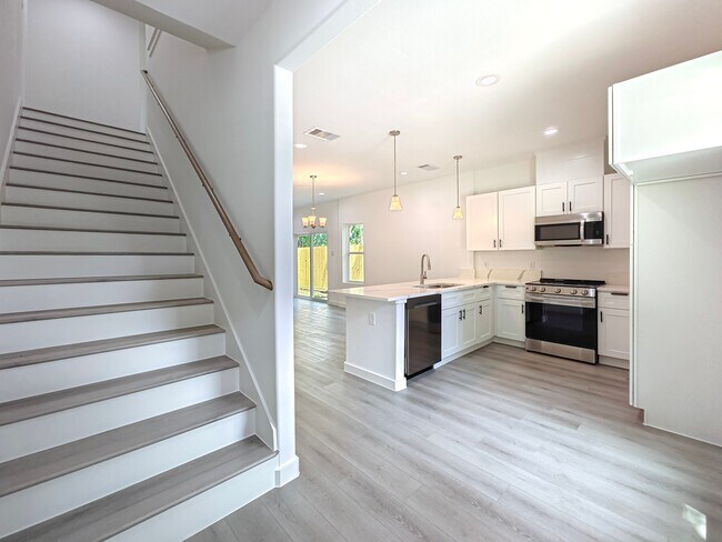 Photo - 8617 Hoffman St