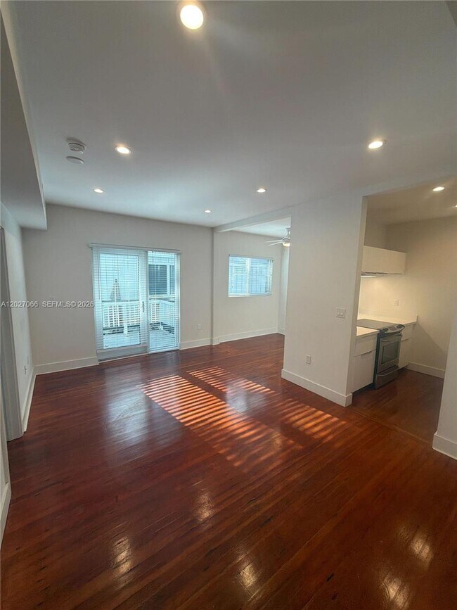Photo - 3669 Poinciana Ave Unit 3A
