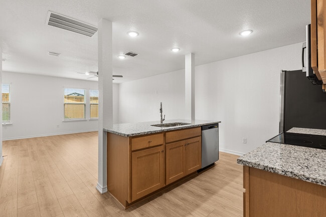 Photo - 3803 Hickory Dr