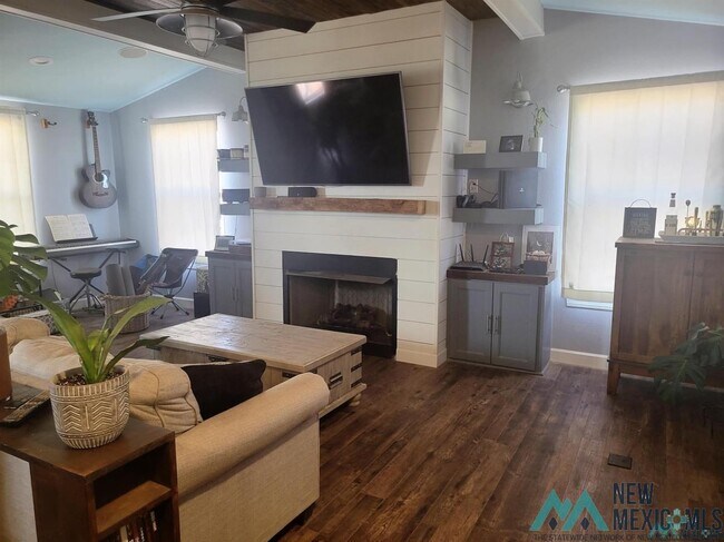 Photo - 470 S Roosevelt Rd X