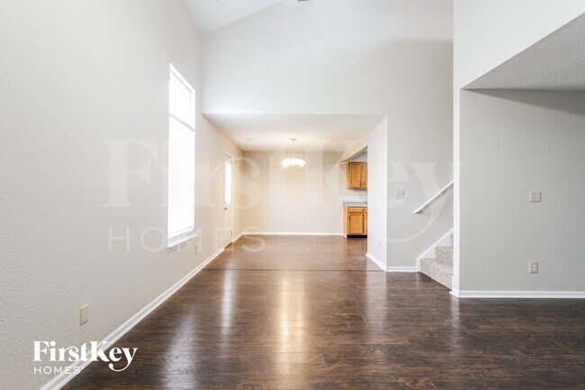 Photo - 8145 Maple Stream Ln