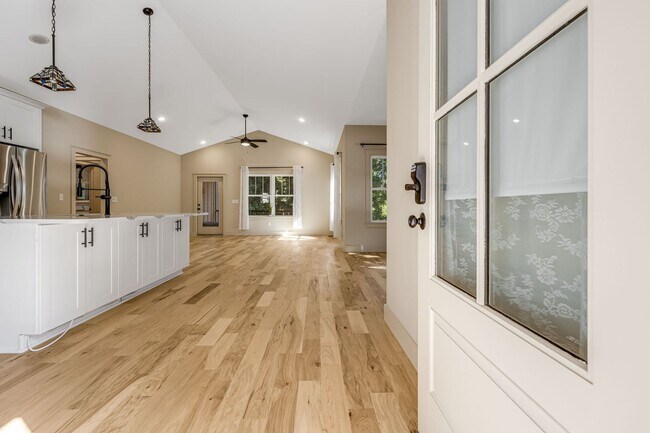 40 Rangeley Dr