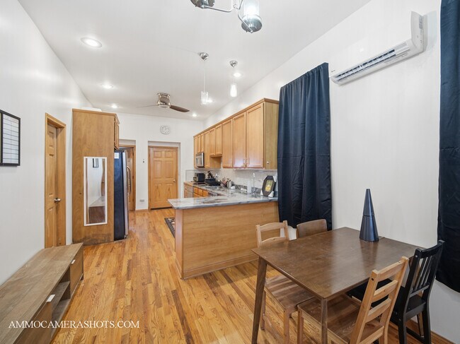 Photo - 2452 W Arthington St Unit 1