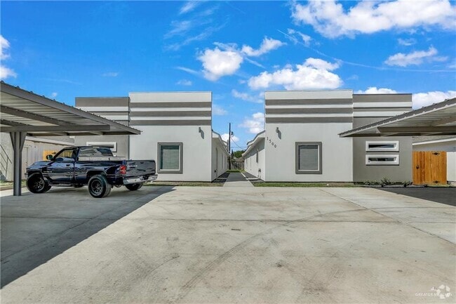 Building Photo - 1500 W Heritage Dr Unit 2 Rental