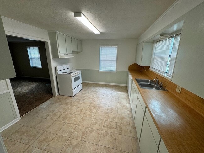 Photo - 310 Birdie Pl