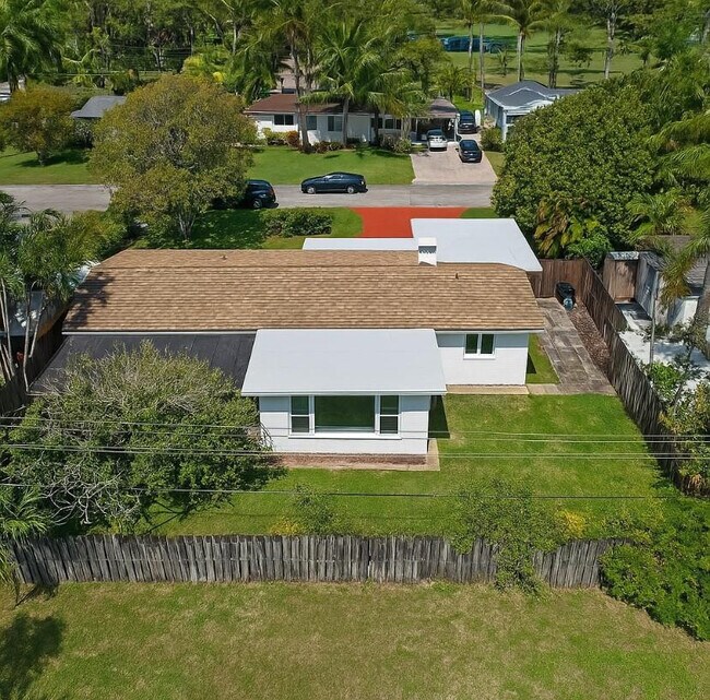 Photo - 570 SE 2nd Ave