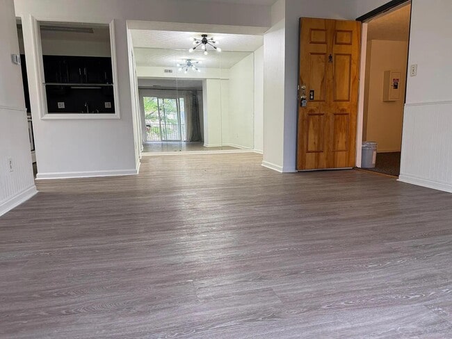 Photo - 5285 Portland St Unidad 204