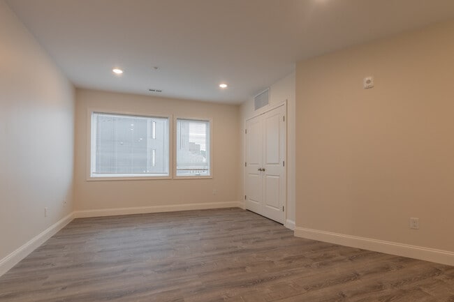 Living Room - 219 Waterman St Unidad 204