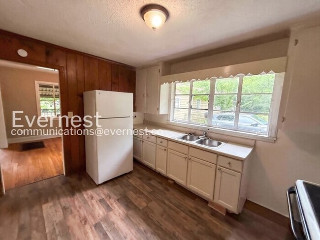 Photo - 848 Vanderbilt St