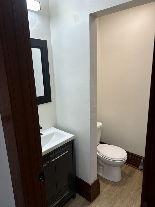 Photo - 7 Centre St Unit 4