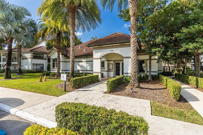 Photo - 650 S Park Rd Unit 13-5