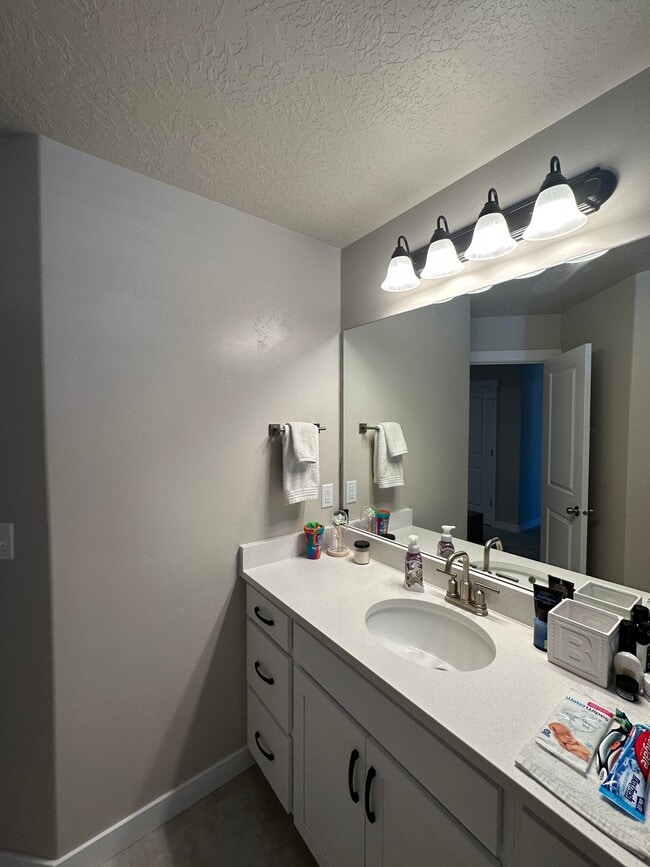 Photo - 4035 W Harper Ln