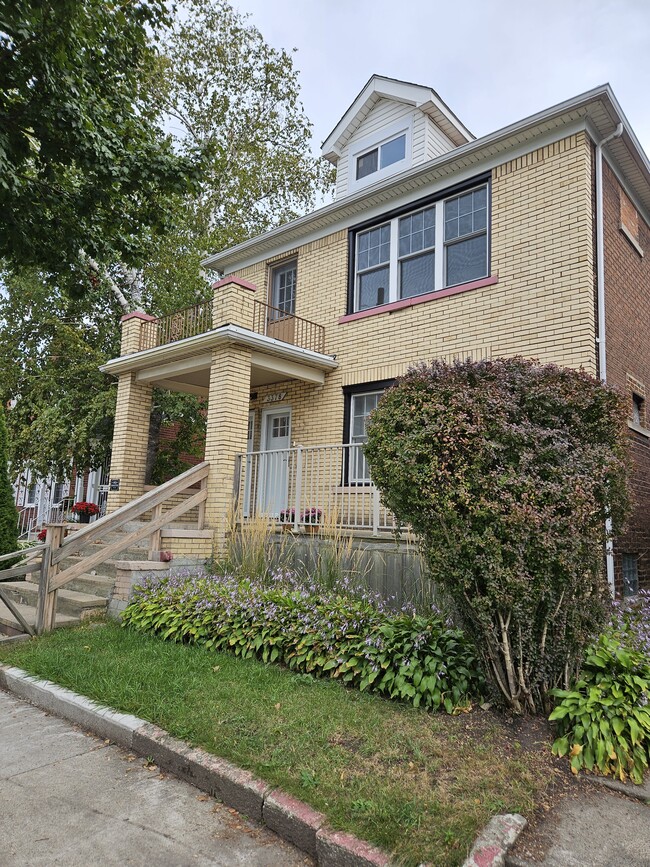 Building Photo - 3380 Evaline St Unit 3380 Evaline Rental