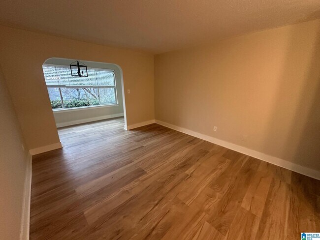 Building Photo - 412 Skyview Dr Unit B