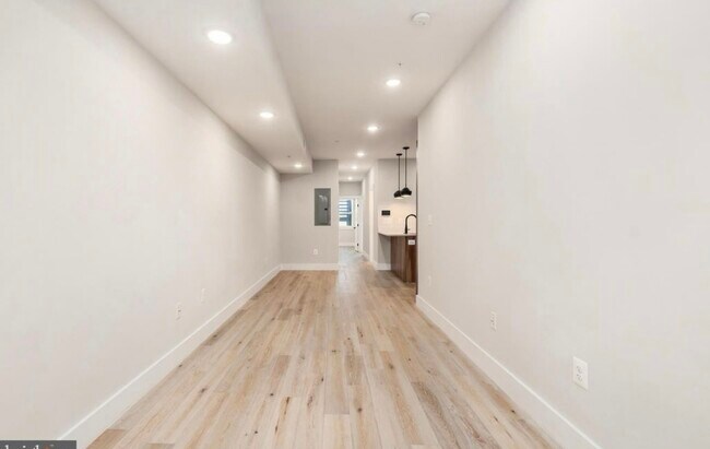 Photo - 2011 Benning Rd NE