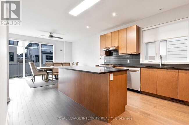 Photo - 532 Tenor Rdg