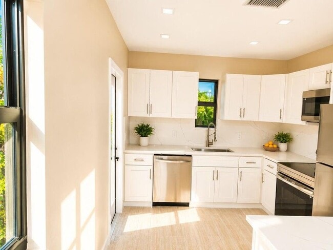 Photo - 607 SW 10th St