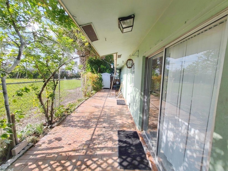 Photo - 412 Conniston Rd