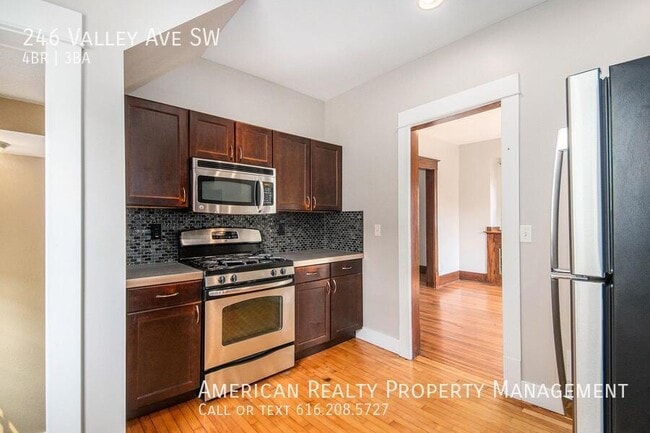 Photo - 246 Valley Ave SW
