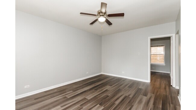 Photo - 4506 W Fullerton Ave Unidad 2