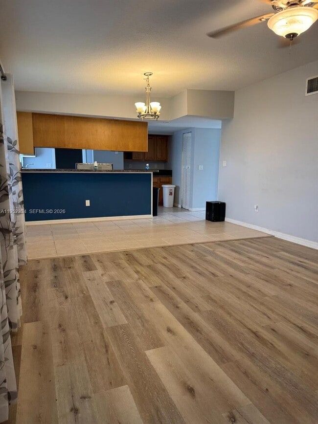 Photo - 910 SW Airoso Blvd