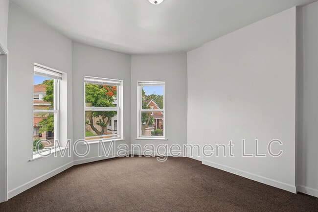 4341 W Gladys Ave Unidad 2