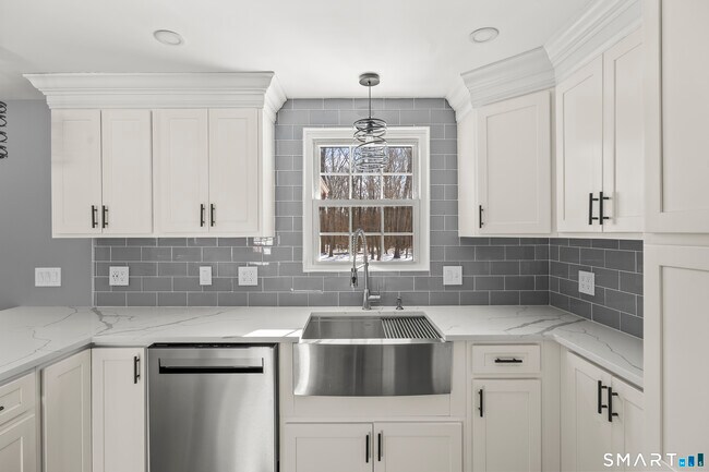 Photo - 17 Champlain Dr