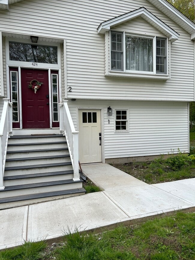 424 Bridge St Townhome Townhome Rental in Suffield CT