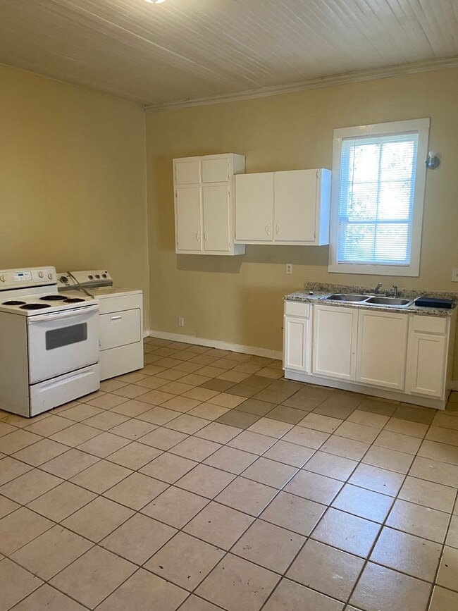 Photo - **UPCOMING**3 Bedroom / 1 Bathroom Home for Rent off 2nd Avenue in Columbus, GA***