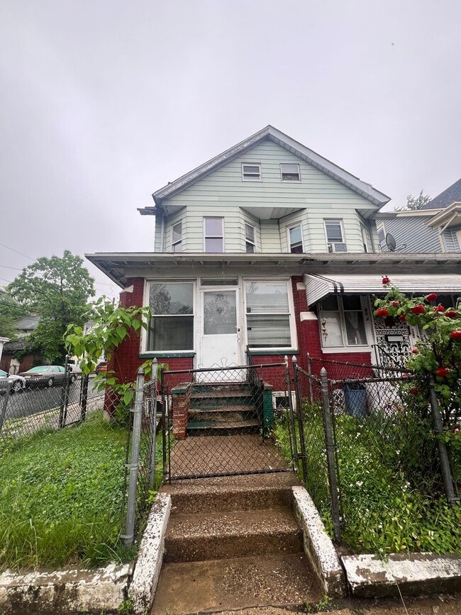 Building Photo - 476 Martin Luther King Jr Blvd Unit #1 Rental