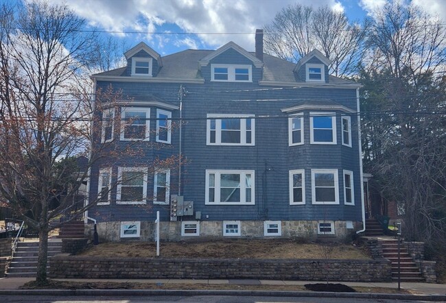 Building Photo - 298 Tremont St Unit 2 Rental