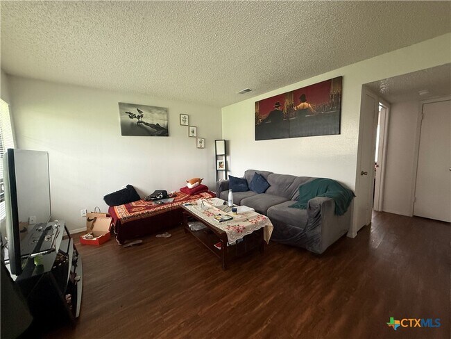 Photo - 106 Lady Bird Ln Unit B